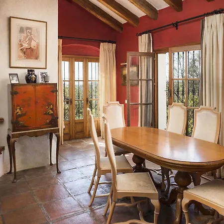 With 5 Bedrooms In Estepona, With Wonderful Sea View, Private Po فيلة *